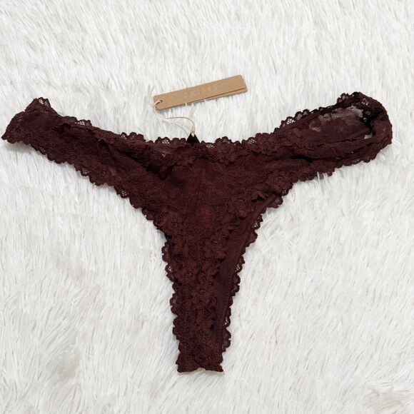 BNWT Women SKIMS Stretch Lace Dipped Thong in Oxblood Size Extra Large - Picture 2 of 8